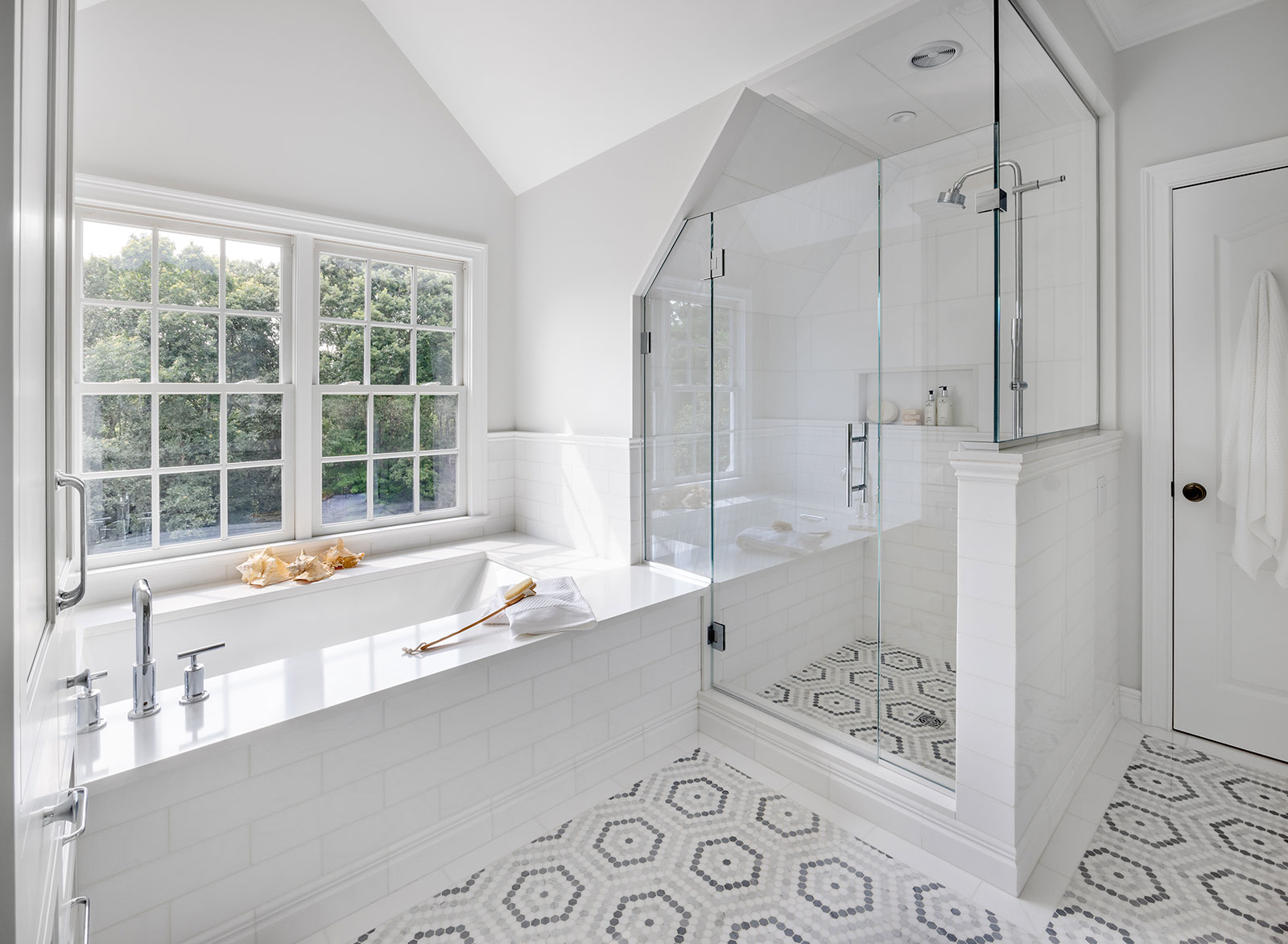 Top 10 Home Remodel Design Trends For 2024   Bath Tub Shower 